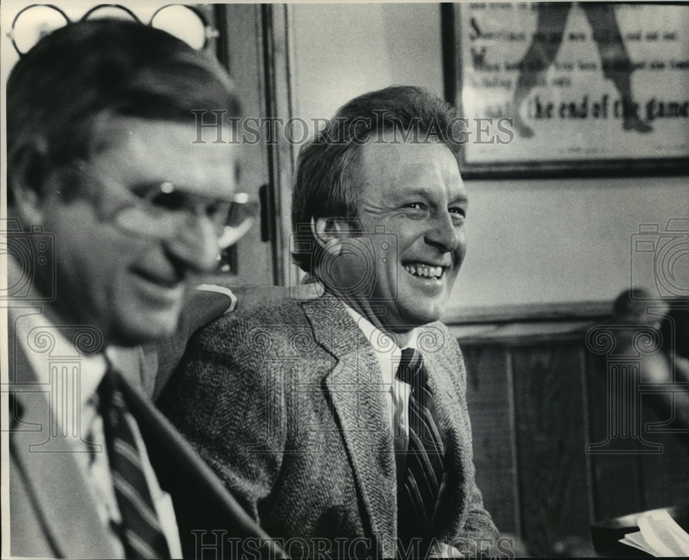 1983 Press Photo Baseball manager Rene Lachmann has a reason to smile - Historic Images