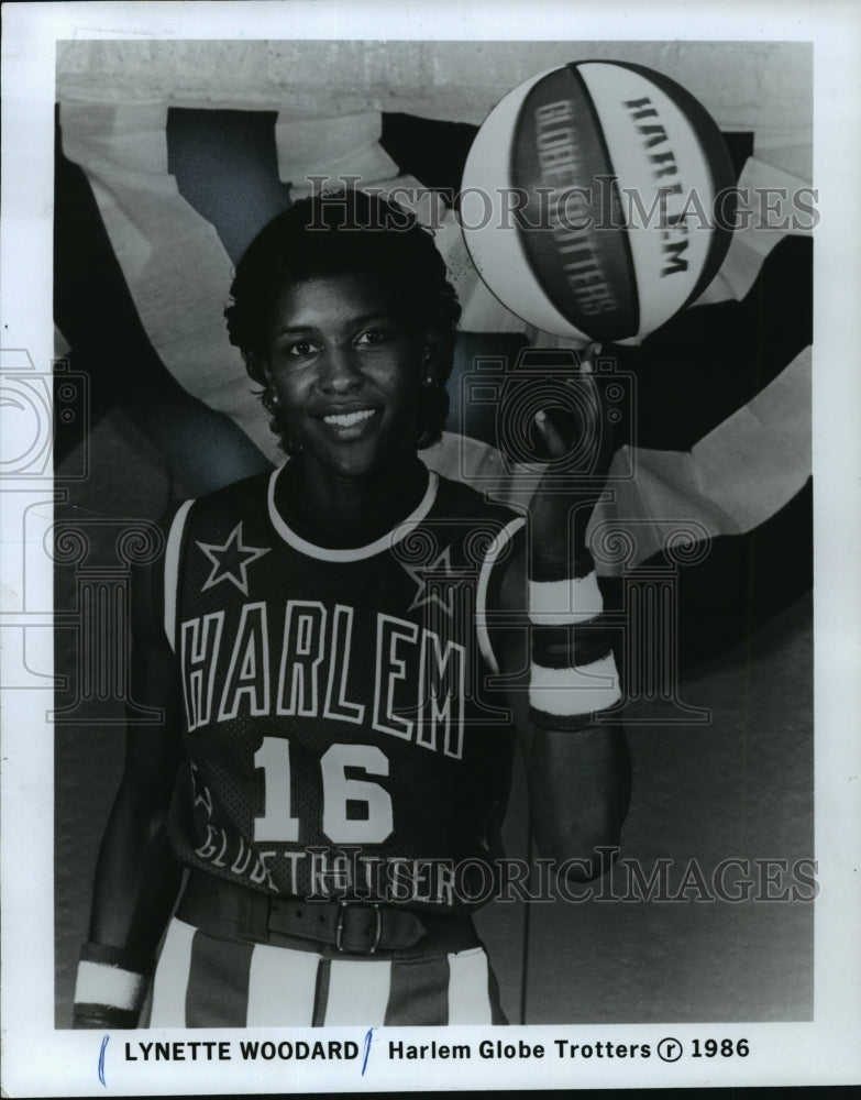 1985 Press Photo Harlem Globe Trotters Basketball&#39;s Lynnette Woodard, 1st Woman- Historic Images