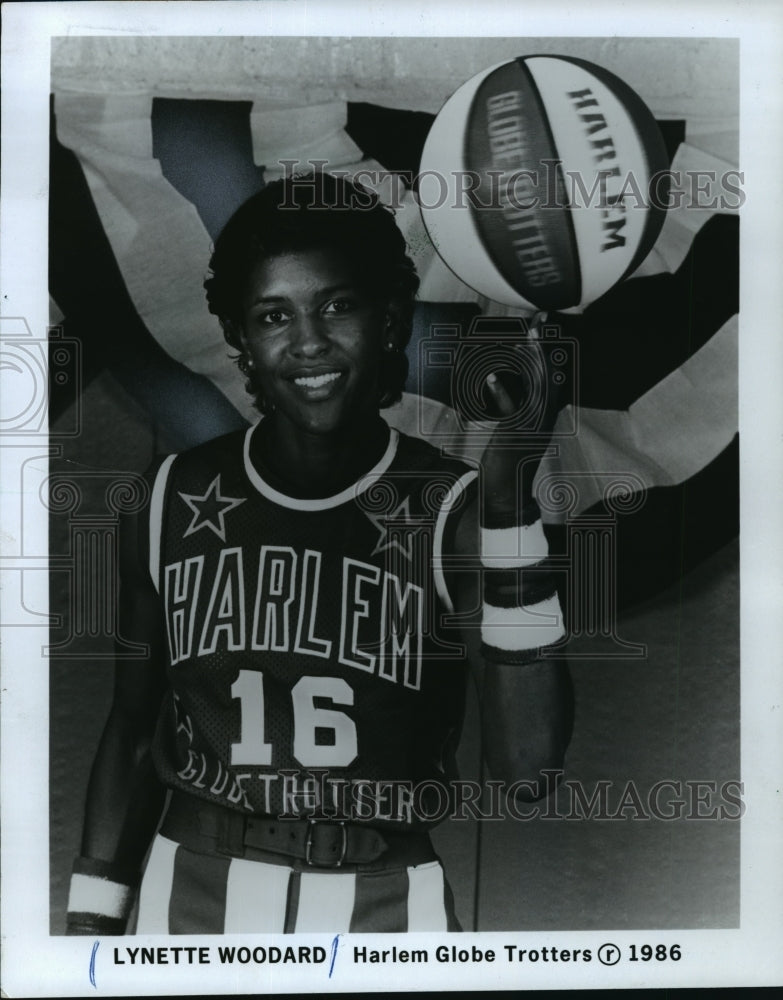 1985 Press Photo Harlem Globe Trotters Basketball's Lynnette Woodard, 1st Woman- Historic Images