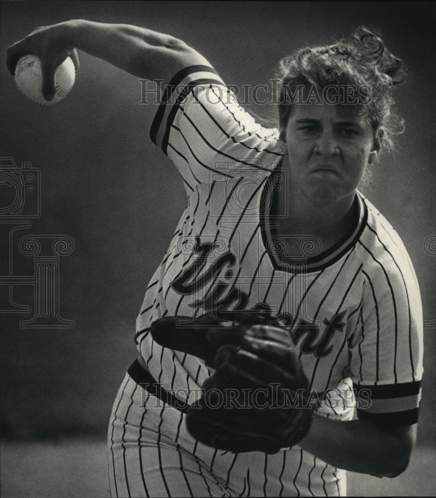 1988 Press Photo Kathy Kunstmann, Milwaukee&#39;s Vincent High School softball star - Historic Images