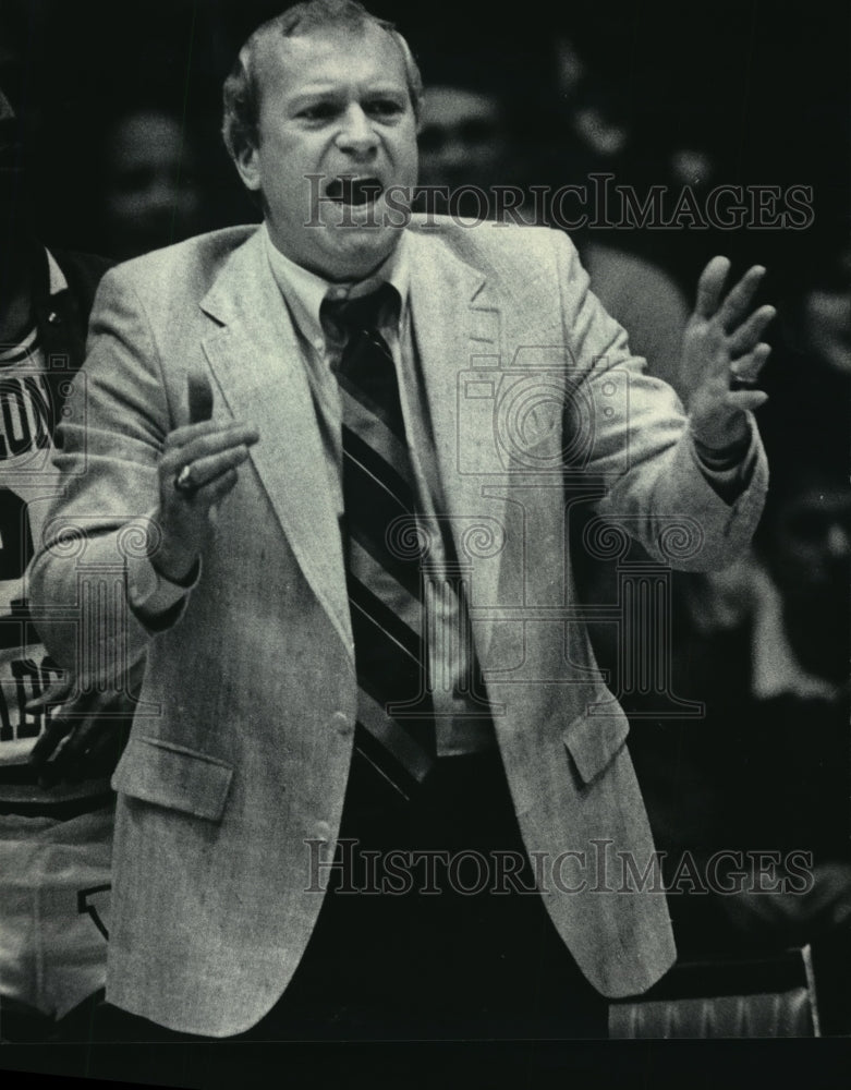1985 Press Photo Wisconsin Badgers basketball coach, Steve Yoder - mjt03690-Historic Images
