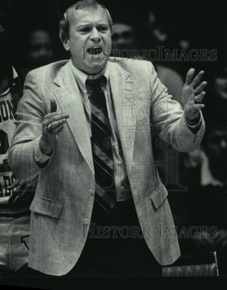 Steve Yoder 1985 Press Photo Wisconsin Badgers basketball coach, Steve Yoder - mjt ...