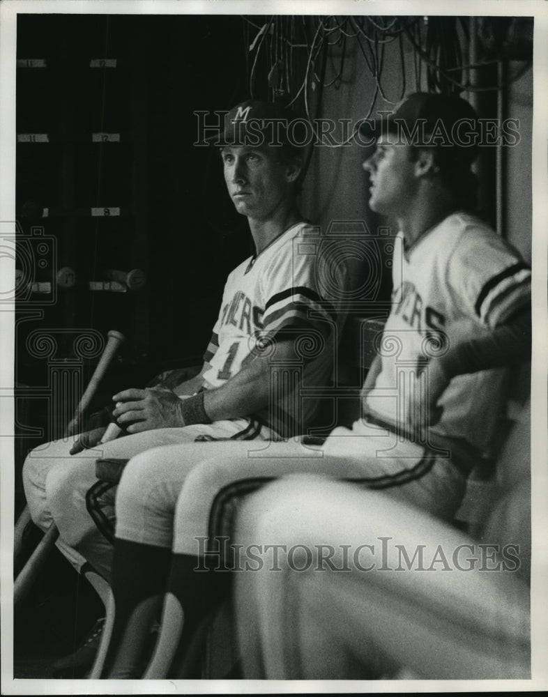 1980 Press Photo Jim Wohlford of the Milwaukee Brewers sits in the dugout - Historic Images