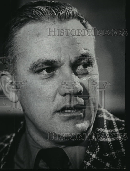 1976 Press Photo John Jardine, Wisconsin football coach - mjt03910 - Historic Images