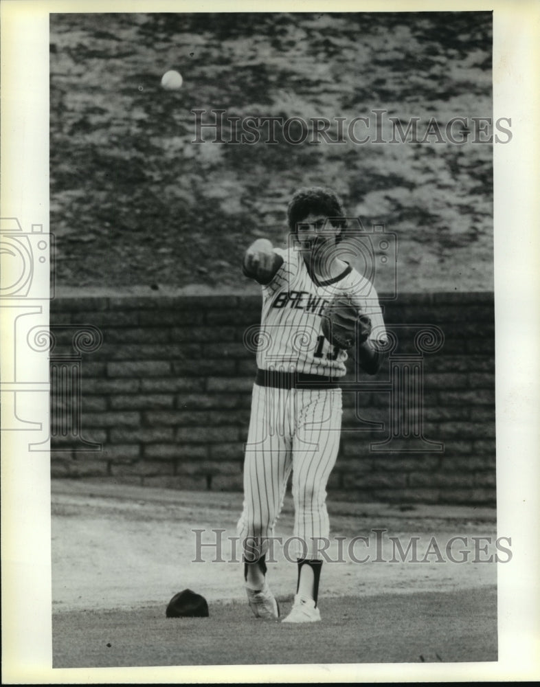 1979 Press Photo Ray Fosse is back at work with the Brewers baseball team - Historic Images