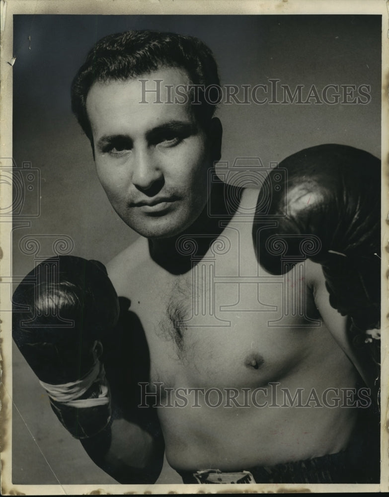 1967 Aggressive, crowd pleasing Milwaukee boxing champ, Vidal Flores-Historic Images