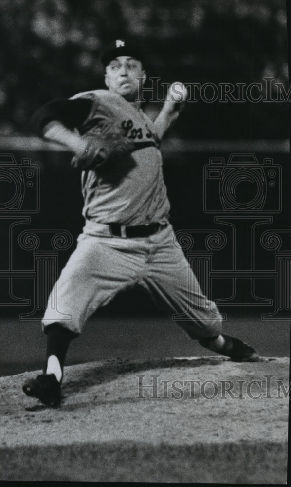 1960 Press Photo Los Angeles Dodgers&#39; Left-Handed Baseball Pitcher Johnny Podres - Historic Images