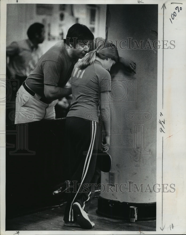 1979 Press Photo Cheryl Dadian being consoled by her coach, strategist and dad.- Historic Images