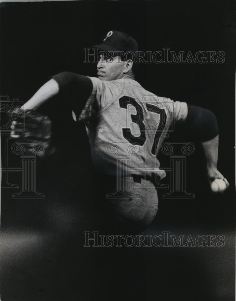 1963 Press Photo Philadelphia Phillies baseball pitcher, Ray Culp, in action- Historic Images