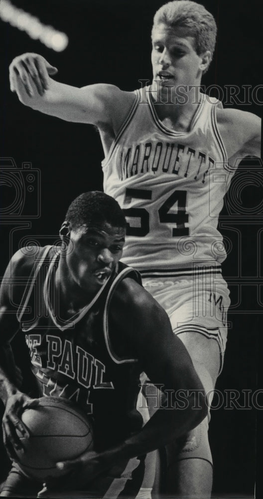 1986 Marquette basketball&#39;s Tom Copa guards Kevin Holmes-Historic Images