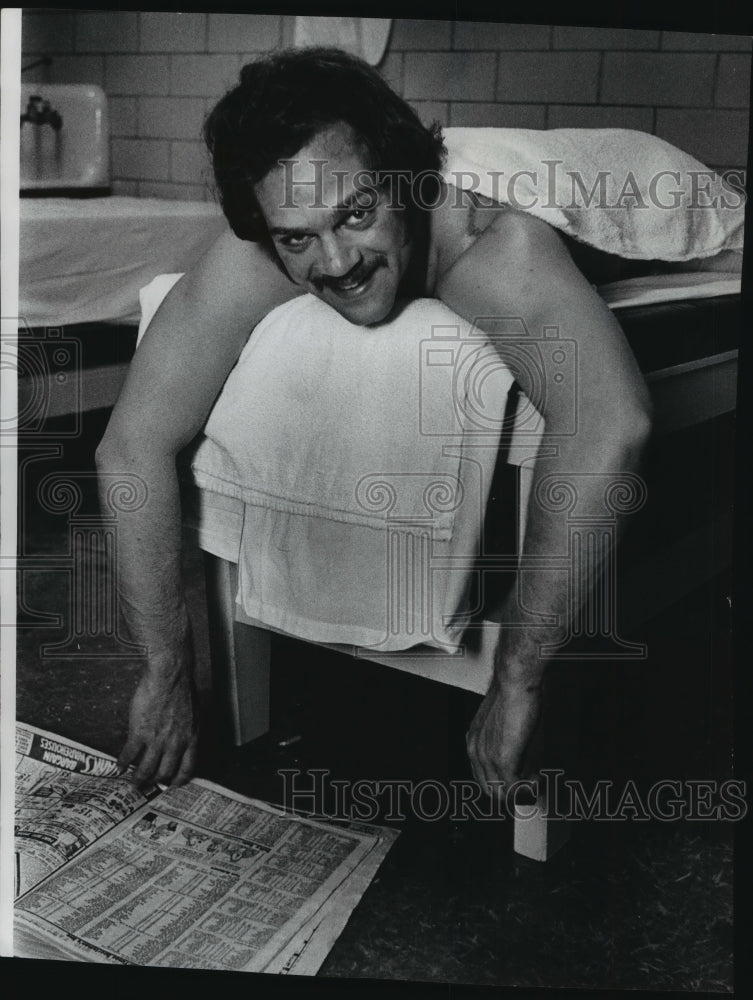 1979 Major League baseball player David Clyde on massage table. - Historic Images