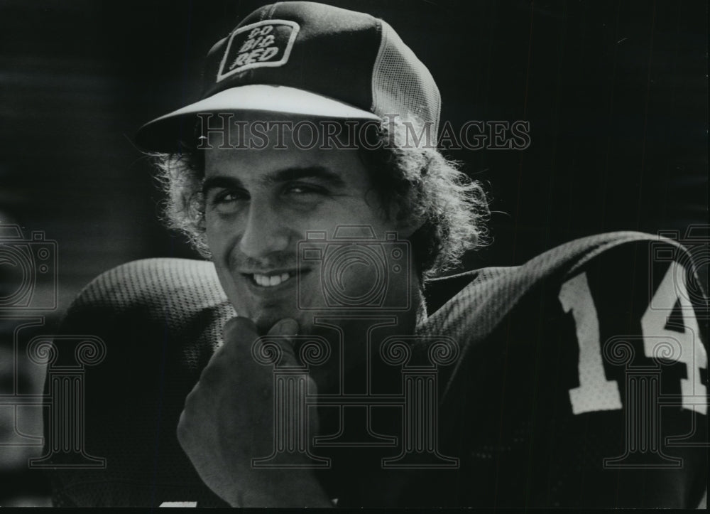 1978 Press Photo University of Wisconsin's Dave Crossen in pads and jersey.-Historic Images