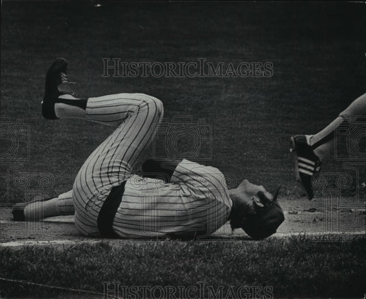1978 Press Photo Collision-New York's Cliff Johnson-Milwaukee Brewers Don Money - Historic Images