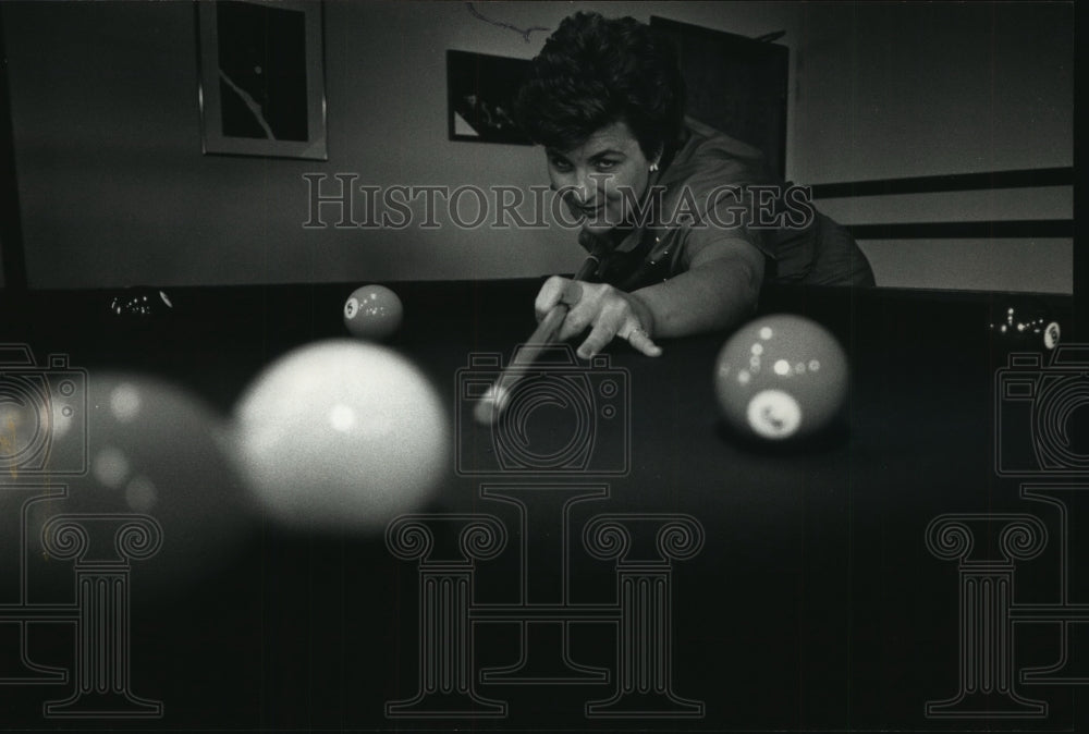 1992 Press Photo Fifth-Ranked Woman&#39;s Billiards Player In Country Peg Ledman - Historic Images