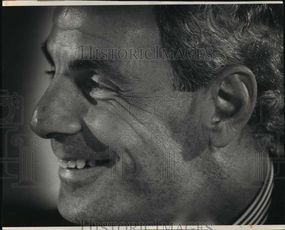 1991 Press Photo Sal Bando all smiles at being chosen to run Milwaukee Brewers.- Historic Images