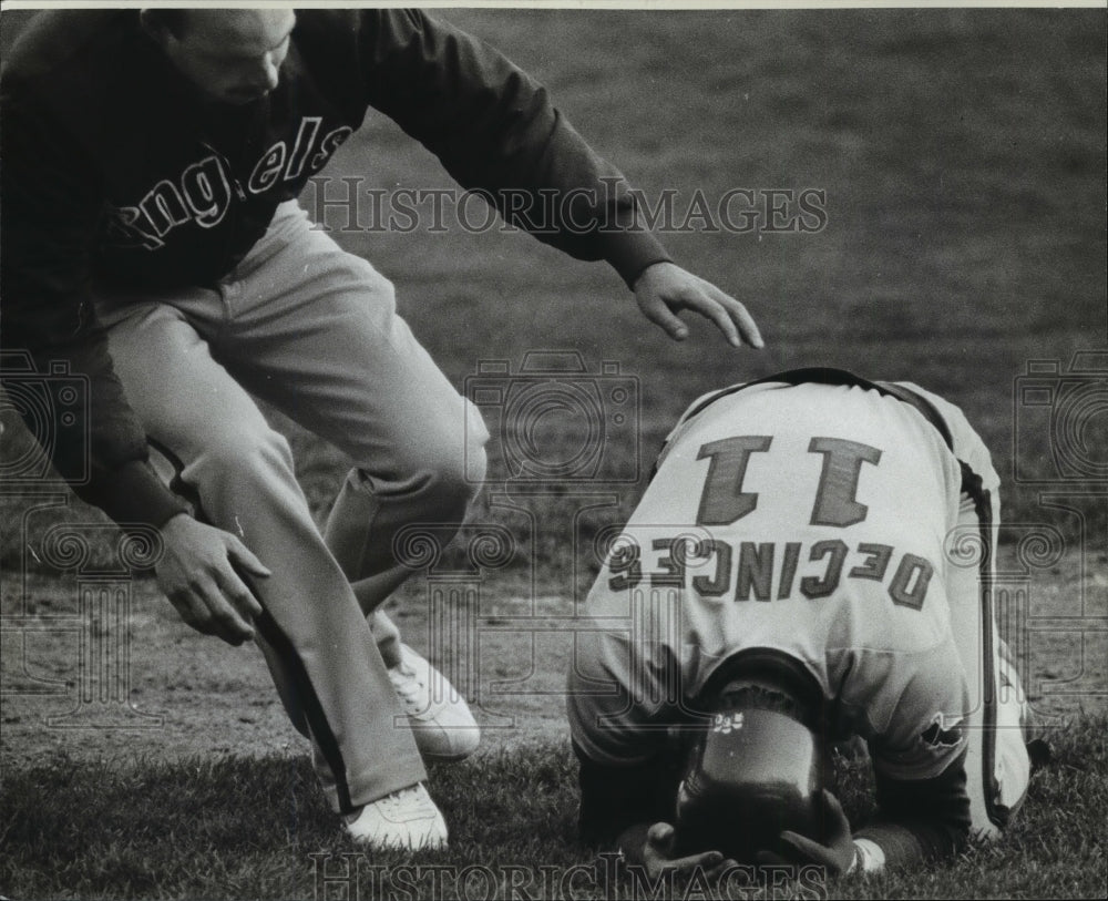 1982 Press Photo California Angels - Doug DeCinces After Injury, Playoffs- Historic Images