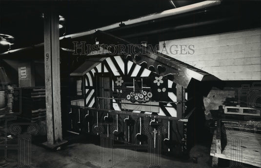 1993 Press Photo Chalet of Milwaukee Brewers mascot, Bernie Brewer in storage - Historic Images