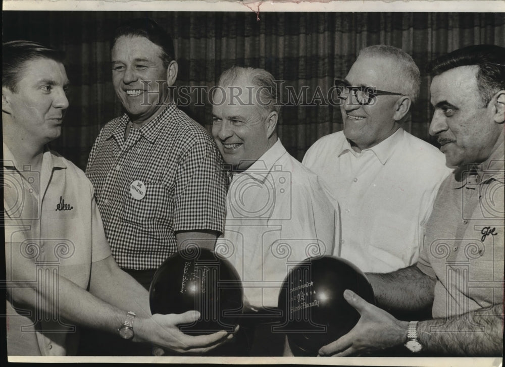 1966 Getting ready for competition in $60,000 Miller Open at Bowlero - Historic Images