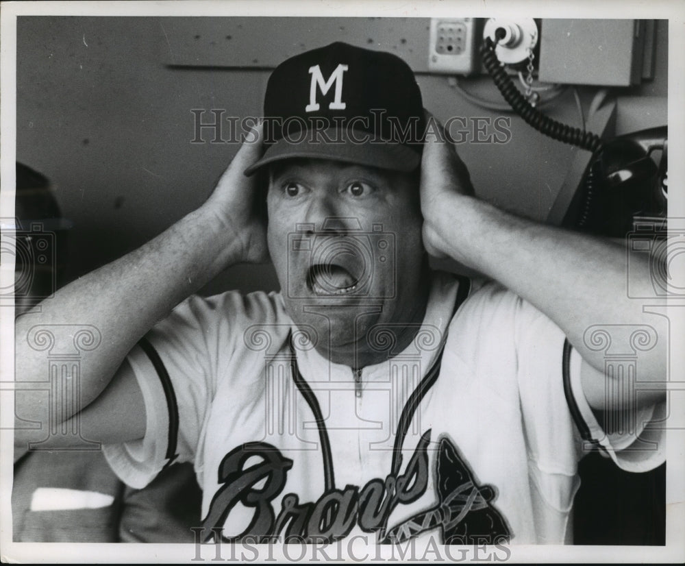 Press Photo Ken Keltner looks shocked at County Stadium "Old-Timers game."- Historic Images
