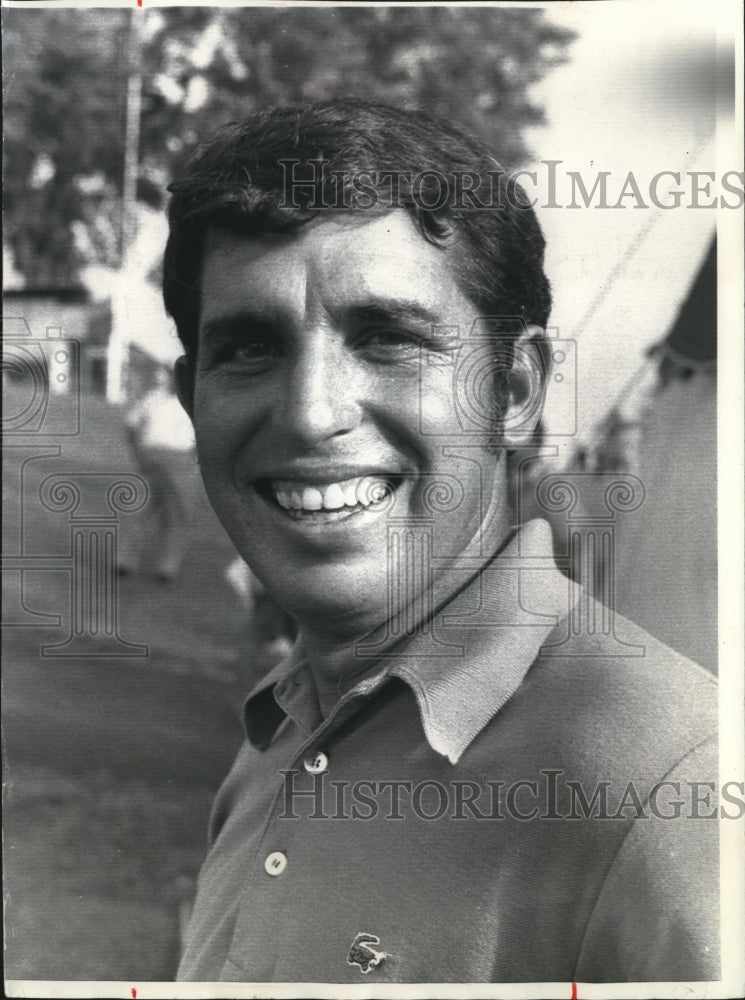 1971 Press Photo Dave Eichelberger is elated at lead in Greater Milwaukee Open. - Historic Images