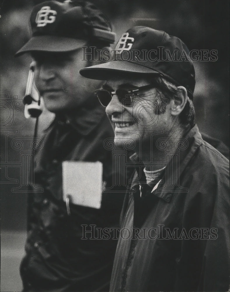 1974 Press Photo Green Bay Packers Coach Dan Devine Smiles In Good First Quarter - Historic Images