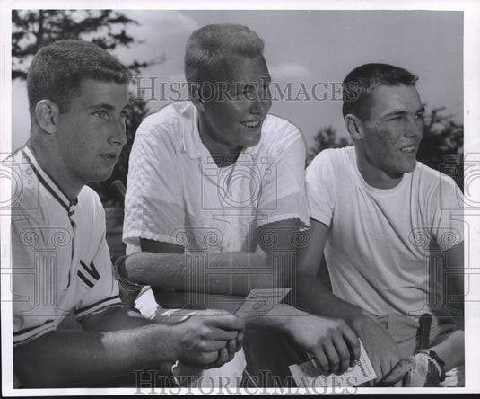 1956 Roger Eberhadt & fellow golfers at Wisconsin Golf Assn. tourney - Historic Images