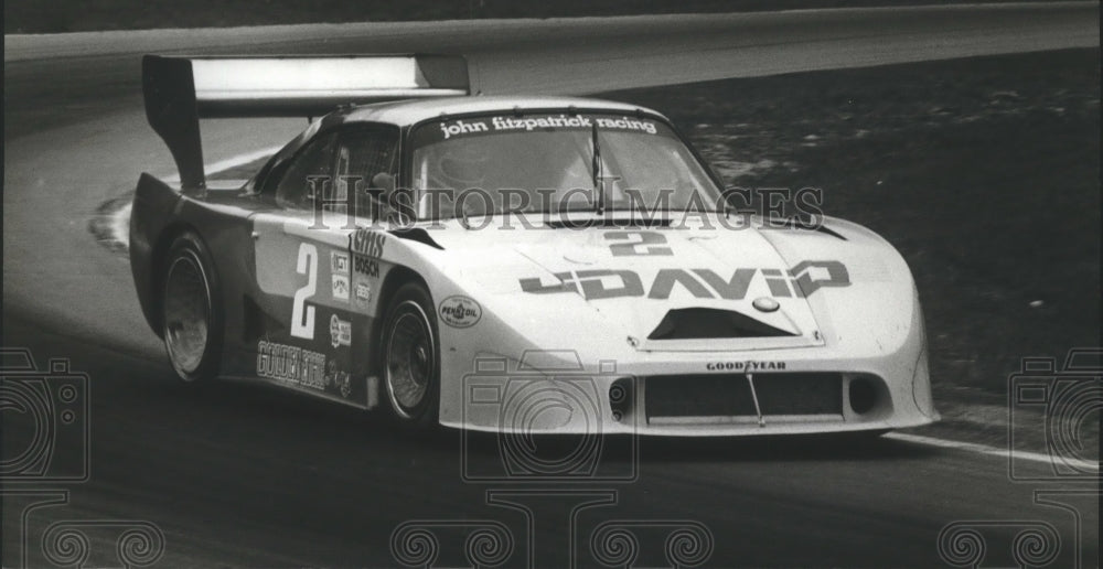 1982 Press Photo Car Racer John Fitzpatrick Winning Pabst 500 At Elkhart Lake - Historic Images