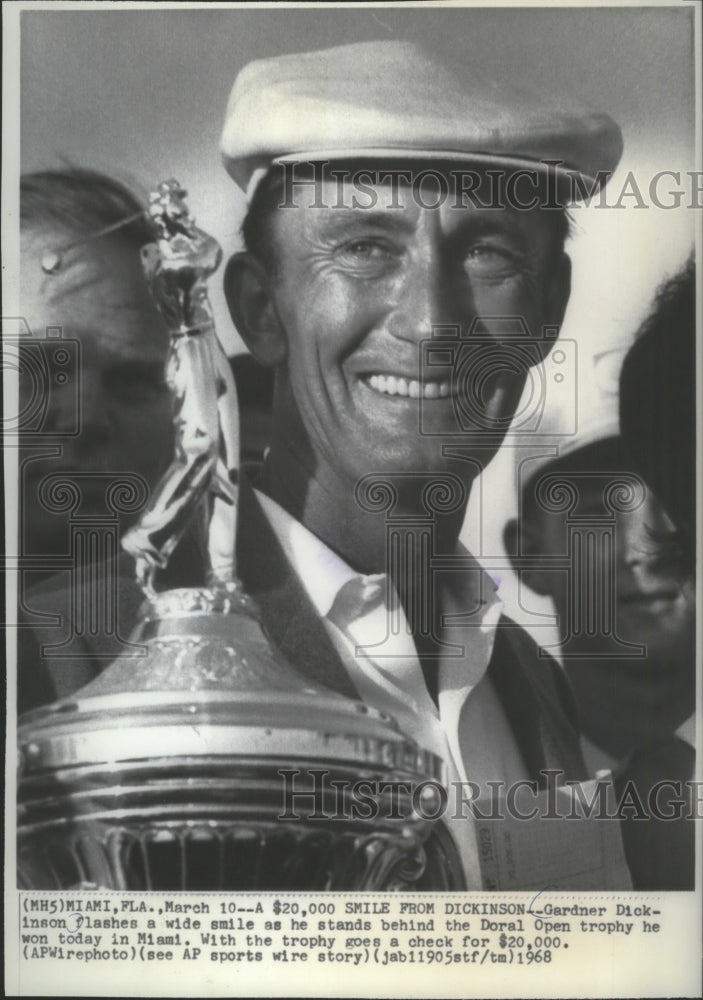 1968 Press Photo Golfer Gardner Dickinson wins the Doral Open in Miami, Florida - Historic Images
