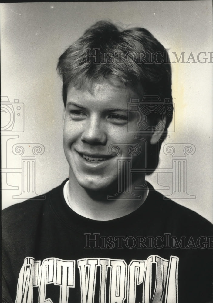 1990 Press Photo Oconomowoc High School football player, Garrett Reesman- Historic Images