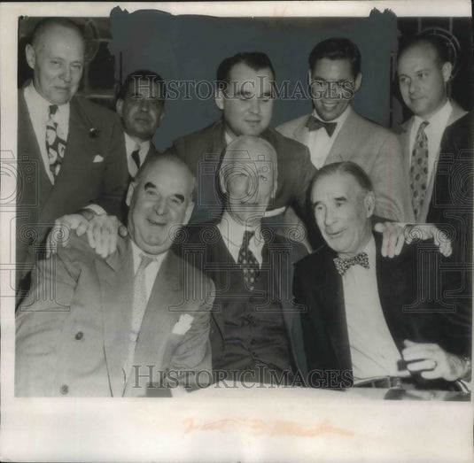1954 Press Photo Philadelphia Athletics' Connie Mack & family after sale of team- Historic Images