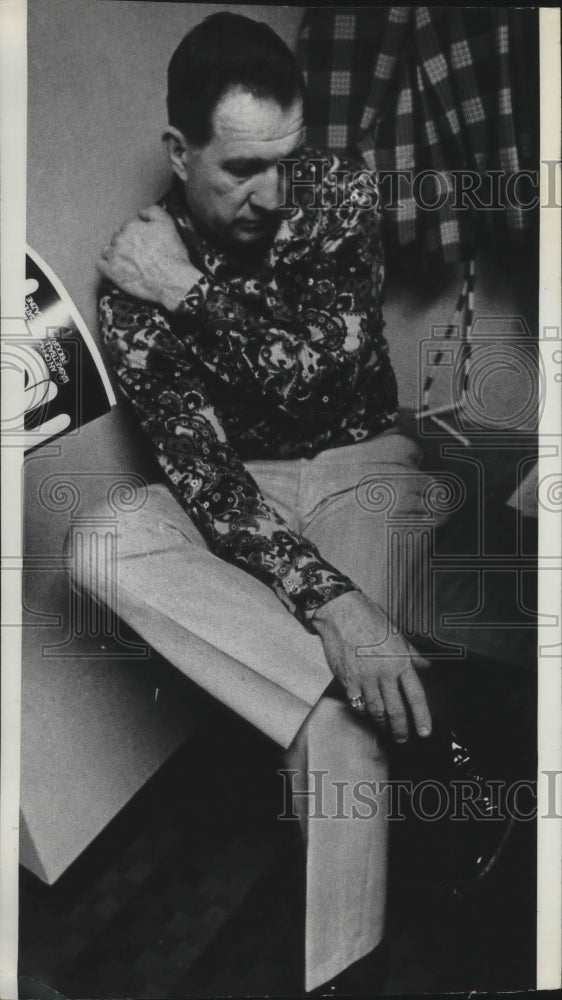 1976 Press Photo Larry Castello, dejected coach - mjt07529- Historic Images