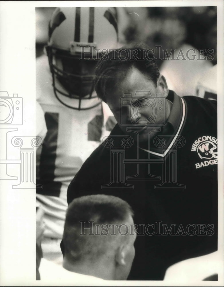 1993 Press Photo Wisconsin Badgers football coach, Kevin Cosgrove - mjt07574- Historic Images