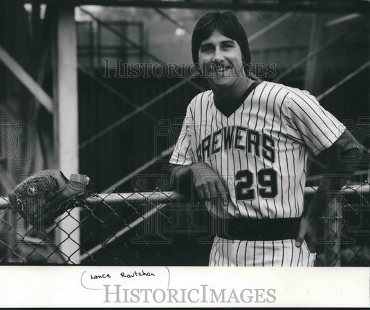 1955 Lance Rautzhan of the Milwaukee Brewers baseball team - Historic Images