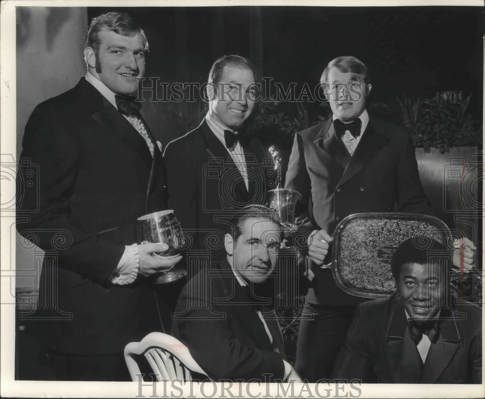 1971 Press Photo Wisconsin Pro Football Writers, Packers award winners &amp; coach- Historic Images