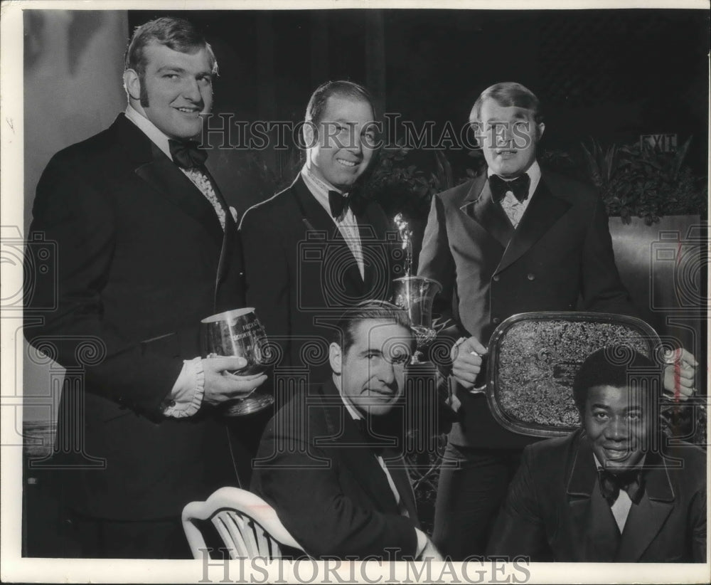 1971 Press Photo Wisconsin Pro Football Writers, Packers award winners & coach- Historic Images