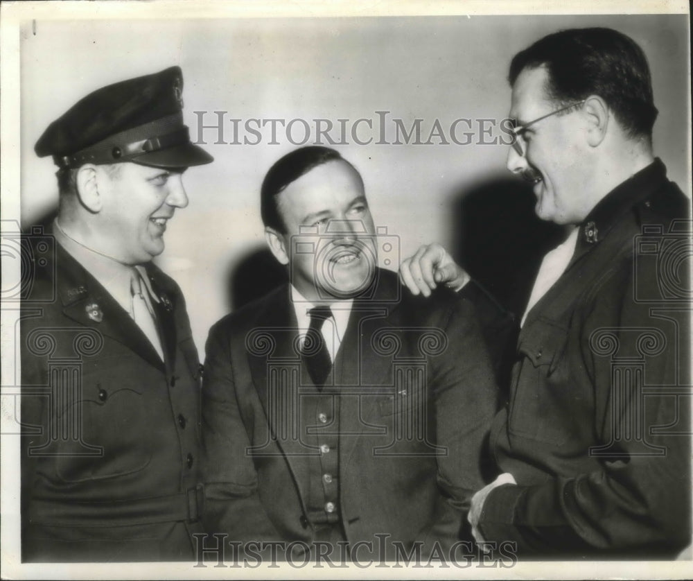1942 Red Sox baseball manager Joe Cronin with Red Cross supervisors - Historic Images