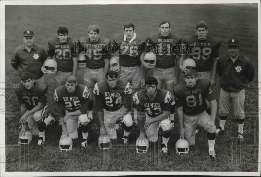 1970 Ten football players from Wisconsin join N. Michigan team - Historic Images