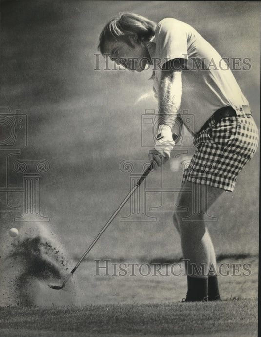 1975 Golfer Jeff Radder shows his form at the Men's State Amateur - Historic Images