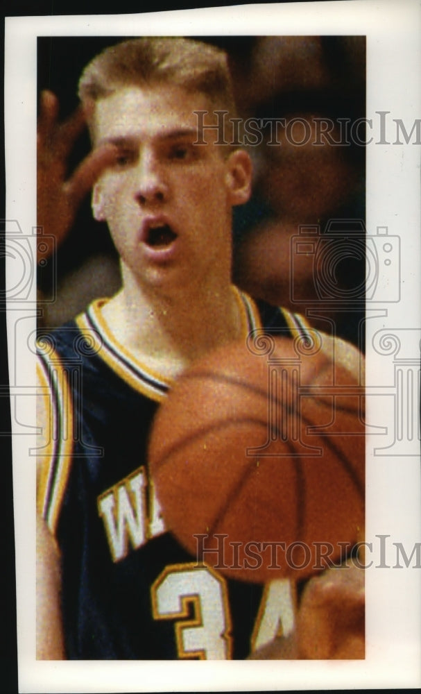 Press Photo Marquette&#39;s Jim McIlvaine playing in game against Notre Dame.- Historic Images