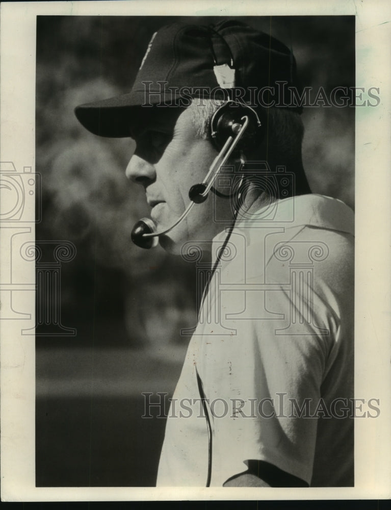 1981 Press Photo Football coach Bud Grant - mjt09325- Historic Images