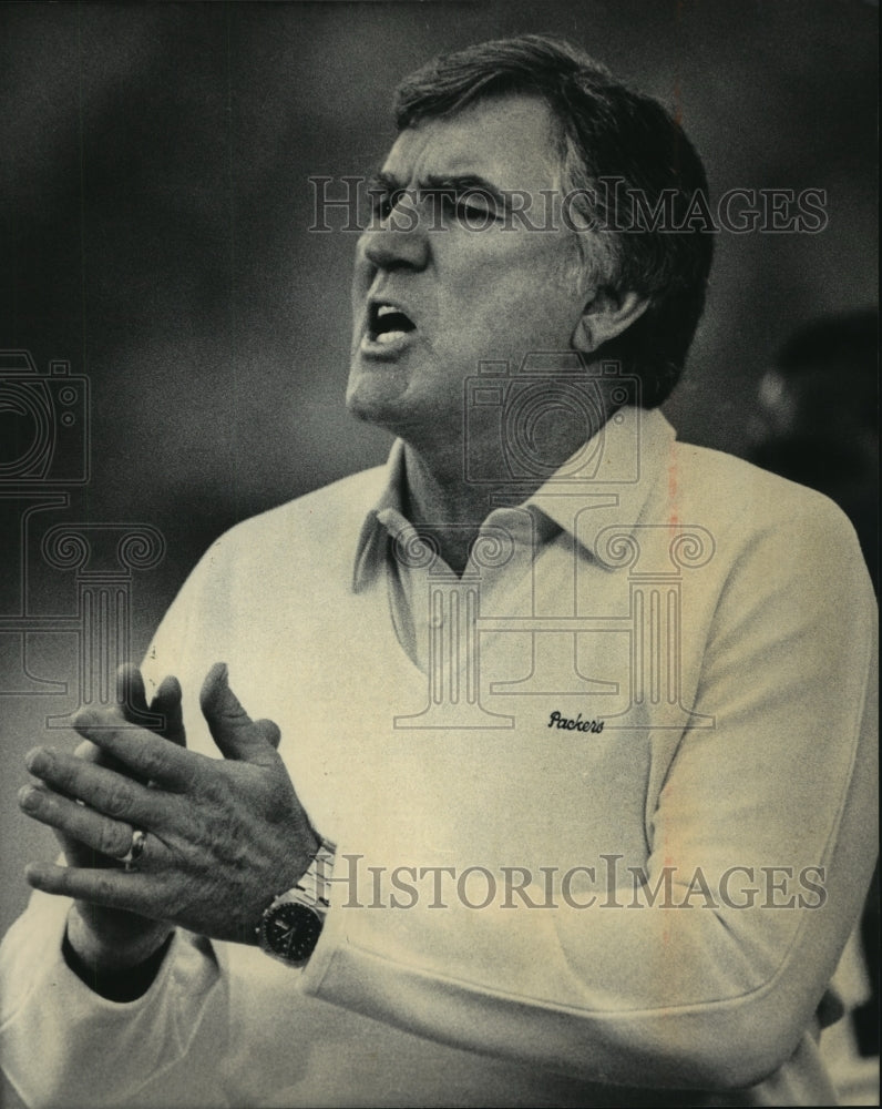 1984 Press Photo Green Bay Packer Coach Forrest Gregg offers words of wisdom - Historic Images
