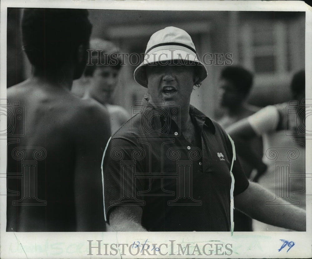 1976 Press Photo Rick Majerus, assistant basketball at Marquette coaching.- Historic Images