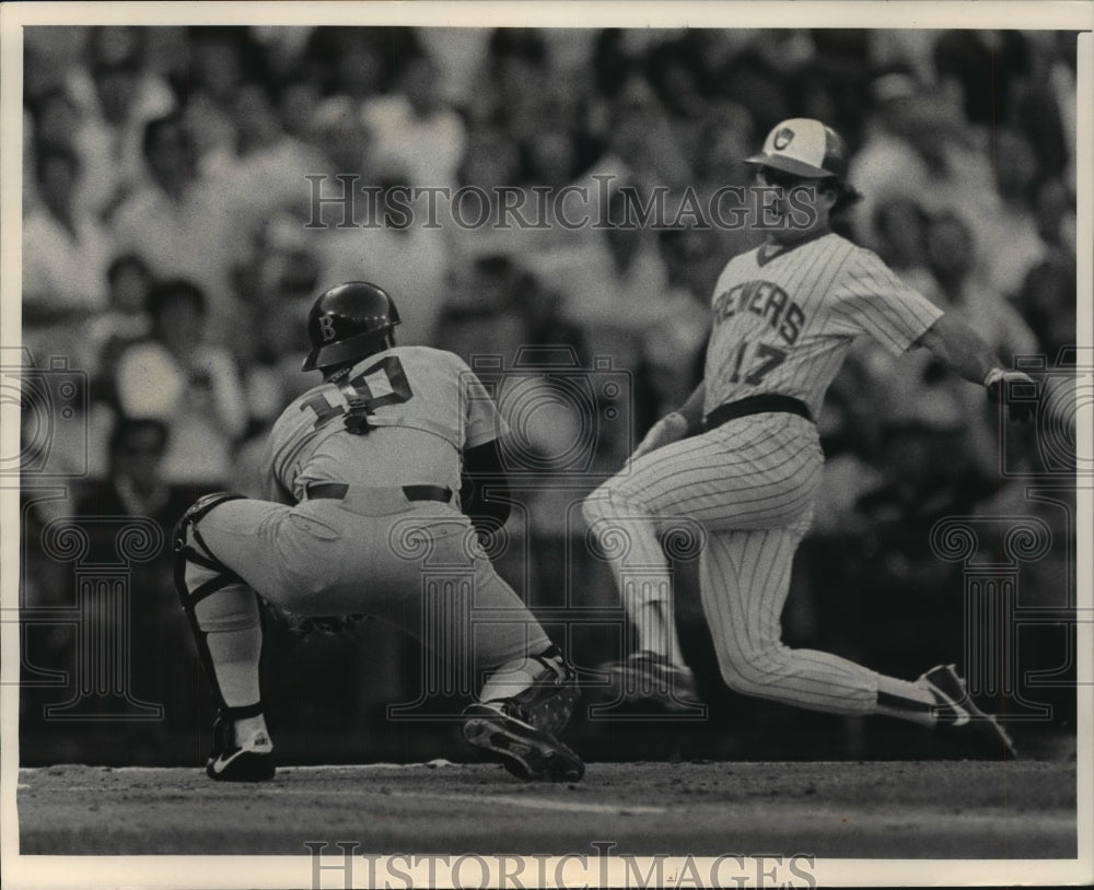 1985 Press Photo Brewers' Jim Gantner slides by Boston catcher Rich Gedman- Historic Images