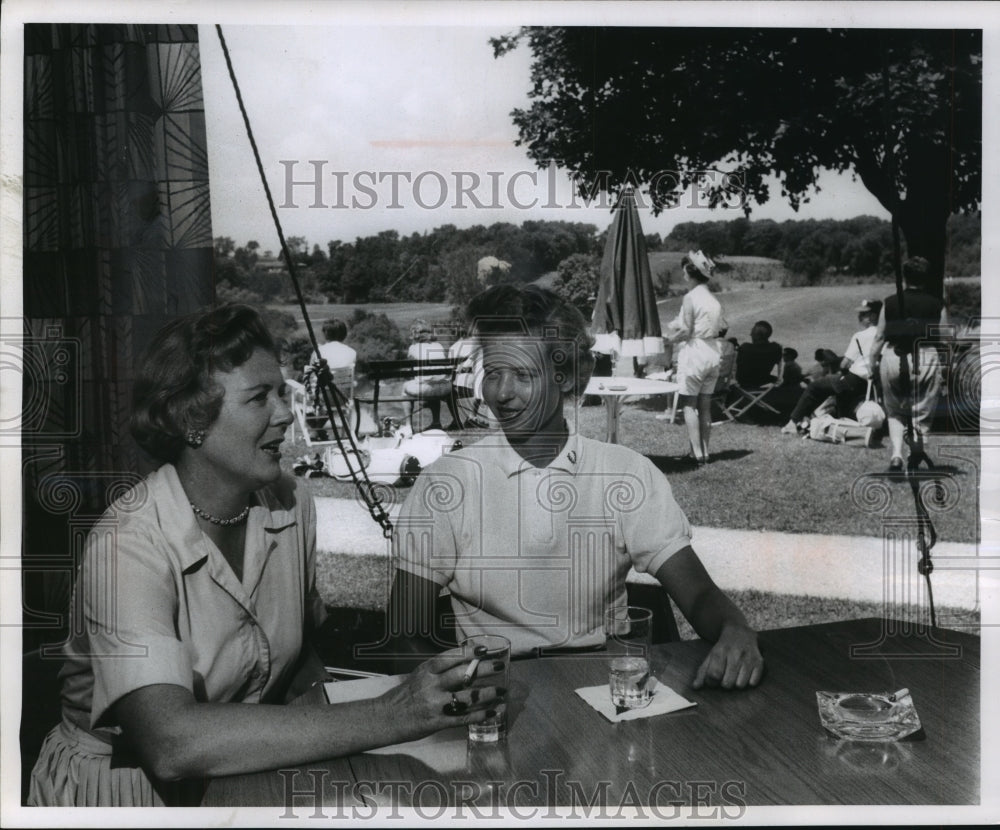 1961 Mrs. John E. Clauder and Mrs. Jack Williams at Golf Club Lounge - Historic Images
