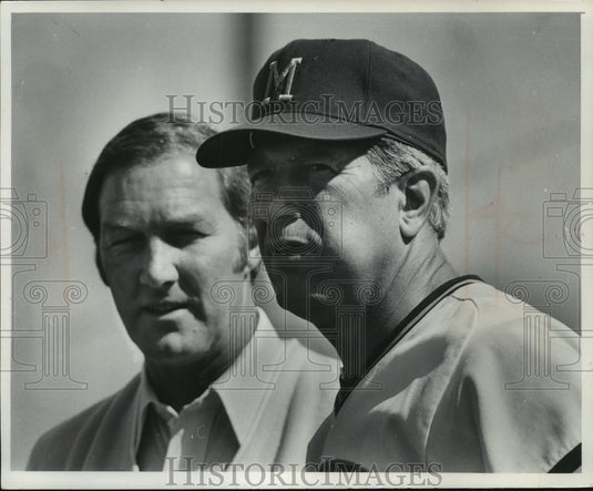 1977 Press Photo Milwaukee Brewers, Baumer, and Grammas - mjt09863 - Historic Images