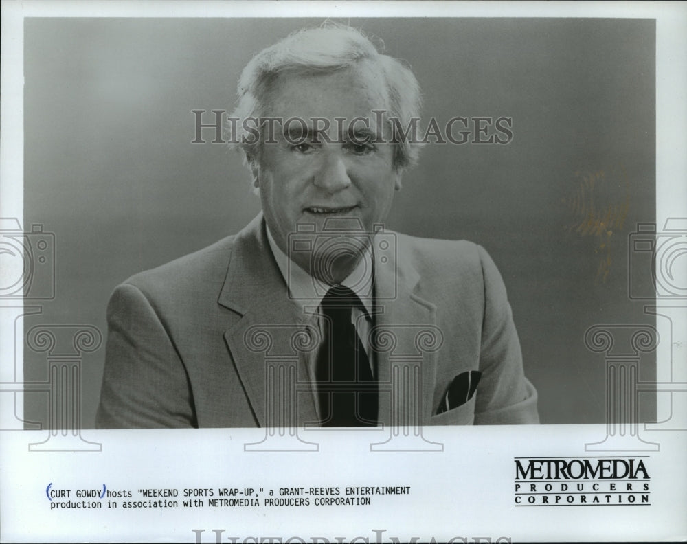 1982 Press Photo Sportscaster Curt Gowdy hosts "Weekend Sports Wrap-up."- Historic Images