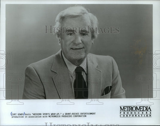 1982 Press Photo Sportscaster Curt Gowdy hosts "Weekend Sports Wrap-up."- Historic Images