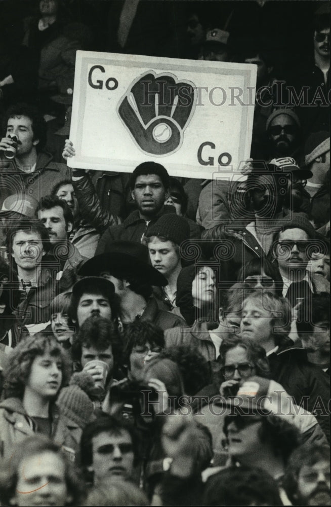 1980 Press Photo Milwaukee Brewers, County Stadium, packed with admiring fans.- Historic Images