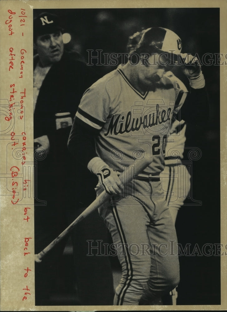 1982 Press Photo Gorman Thomas of Milwaukee Brewers heads to dugout, Missouri. - Historic Images