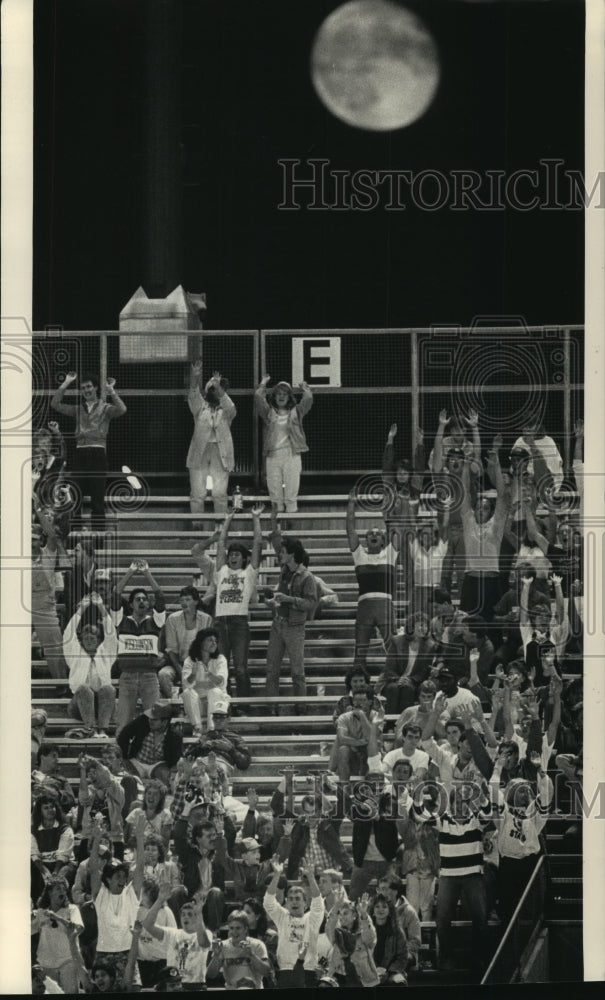 1987 Press Photo Full Moon Casts a Glow on Milwaukee Brewers Fans - mjt10546- Historic Images
